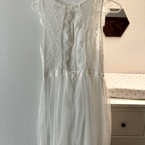 Francesca’s Collection white mid length dress - Picture 2 of 2